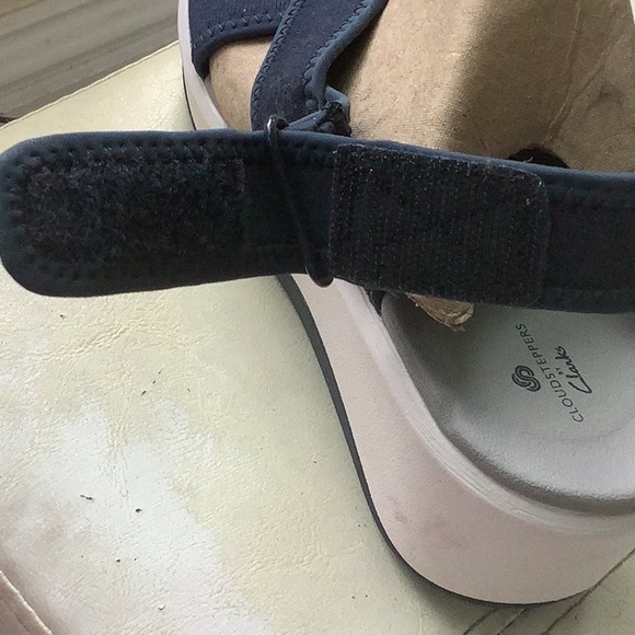 NWT cloudsteppers by Clark’s navy - Picture 6 of 9